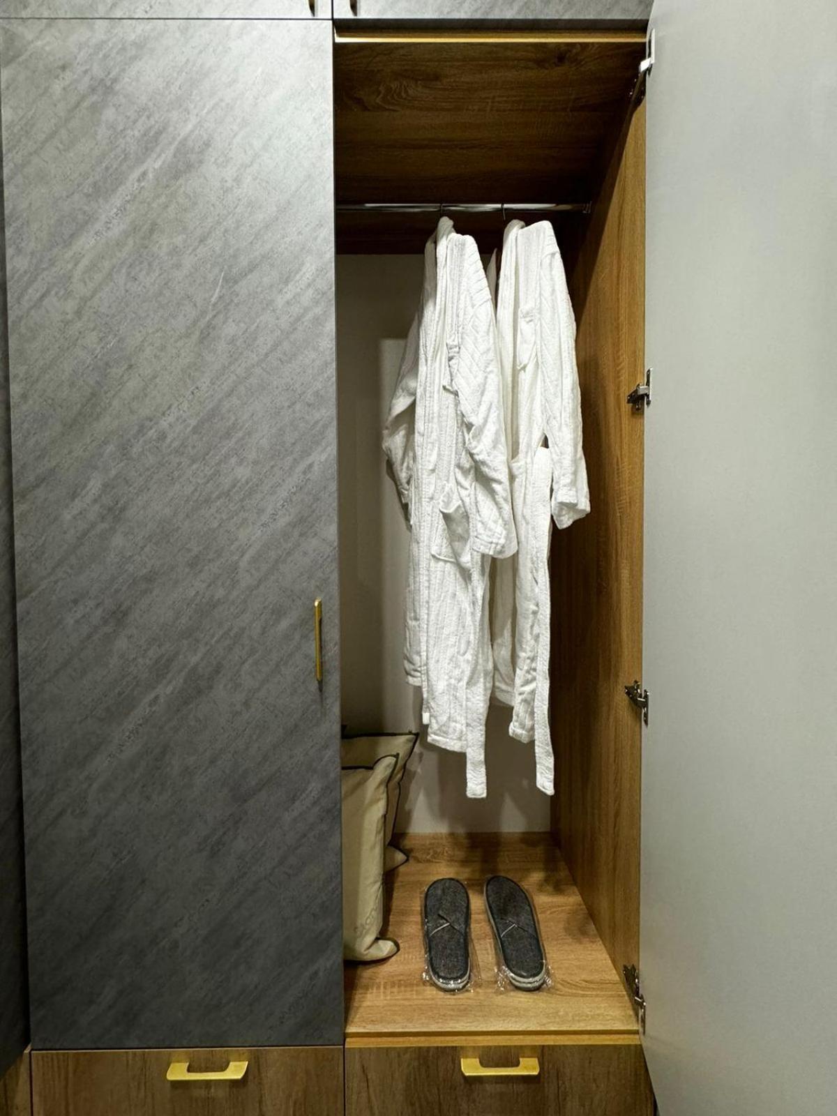 Etalon Apartment Karaganda Bagian luar foto